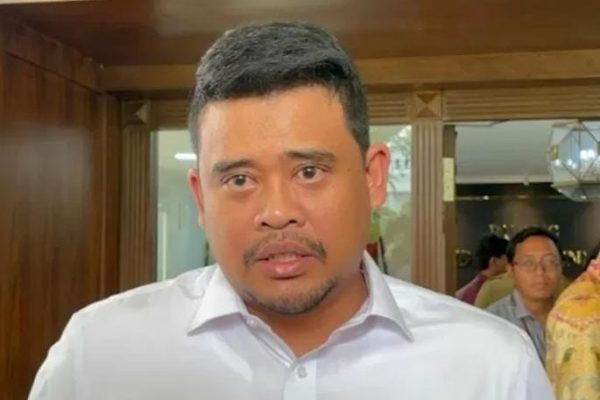 Wah, bisa jadi hits! Gubernur Bobby saat ditemui awak media mengatakan siap bawa Babi Panggang Karo go internasional, targetnya Korea Selatan. ©setara.info/Ilham HB