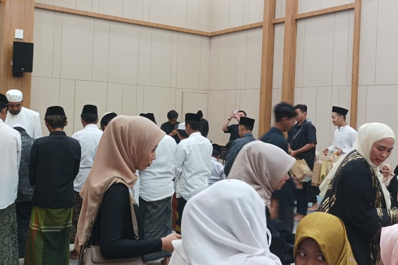 Melalui kegiatan tersebut, Aziz Shabibi berharap kebersamaan yang terbangun tidak hanya berhenti pada acara buka puasa bersama, tetapi juga terus terjalin dalam berbagai kegiatan positif lainnya di tengah masyarakat. ©setara.info/Mashudi Surahman