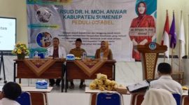 Para siswa tampak antusias mendengarkan materi penyuluhan yang disampaikan oleh dokter spesialis mata, Fardian Yedasukma. ©setara.info/istimewa