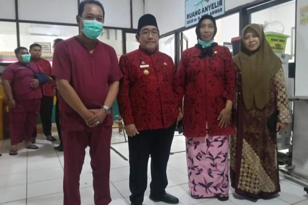 Wakil Bupati Sumenep, KH. Imam Hasyim, melihat secara langsung implementasi peningkatan pelayanan kesehatan yang selama ini dilakukan manajemen RSUD dr. H. Moh. Anwar. ©setara.info/istimewa