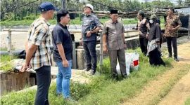 Rombongan pansus tambak udang DPRD Sumenep melakukan sidak di Dasuk. ©okedaily.com/istimewa