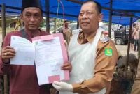 Kepala DKPP Sumenep Chainur Rasyid Saat meninjau lapak Hewan Kurban