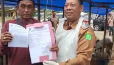 Kepala DKPP Sumenep Chainur Rasyid Saat meninjau lapak Hewan Kurban