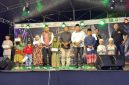 Sebelum Acara Festival Karaoke dimulai, perwakilan Bupati Sumenep Heru Santoso secara simbolis memberikan Santunan Anak Yatim