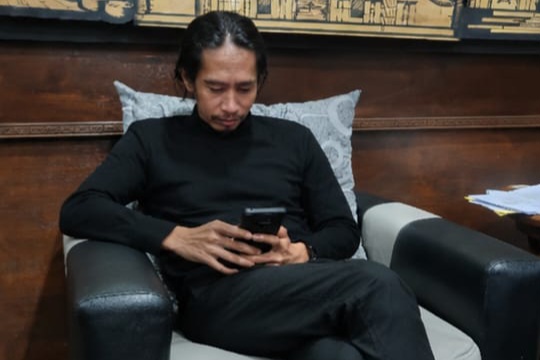 Jaksa dan Polri Bugil di Tengah Jalan