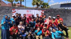 Tim Putra Putri Disdik Sumenep Kuasai Podium Juara 1 Lomba Tarik Tambang Antar OPD. ( Fota SetaraInfo)
