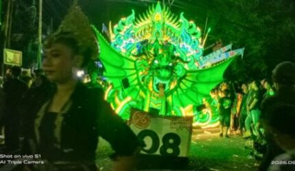 Ribuan Warga Padati Stadion A. Yani, Bupati Cak Fauzi Ajak Seniman Tong‑tong Berkarya Lebih Kreatif
