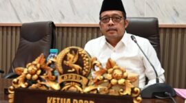 Ketua DPRD Kabupaten Sumenep H. Zainal Arifin mengingatkan para santri untuk menguasai perkembangan teknologi tanpa meninggalkan nilai-nilai akhlakul karimah. ®setara.info [Foto: Dok. DPRD Sumenep]