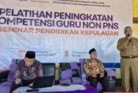 Kepala Dinas Pendidikan Kabupaten Sumenep Moh Iksan saat memberikan pemaparan.